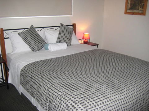 Riverdell Park Accommodation Bed & Breakfast - Australian Directory 0