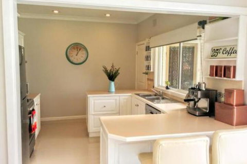 Magnolia Corner - Australian Directory 5