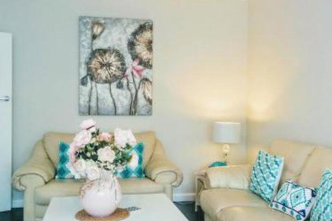 Magnolia Corner - Australian Directory 6