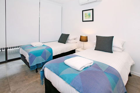 Views From Red Hill - Australian Directory 6