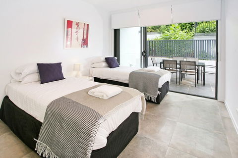 Views From Red Hill - Australian Directory 2