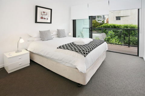 Views From Red Hill - Australian Directory 5