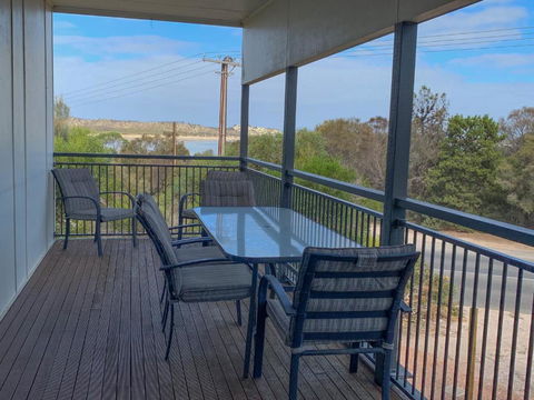 Longbeach House - Australian Directory 2