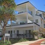 Unit 2 Beach Gallery 9 Andrew Street Point Arkwright 500 BOND LINEN SUPPLIED - Australian Directory 0