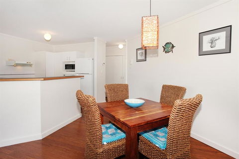 Unit 9 Coolum Blueseas Coolum Beach - Australian Directory 5