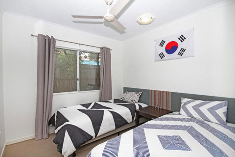 Unit 2 Sea Breeze Villas Coolum Beach - Australian Directory 4