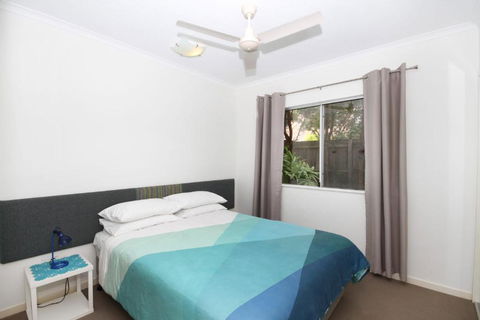Unit 2 Sea Breeze Villas Coolum Beach - Australian Directory 3