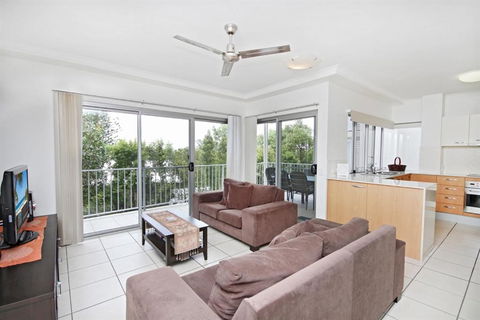Unit 2 Sea Breeze Villas Coolum Beach - Australian Directory 6
