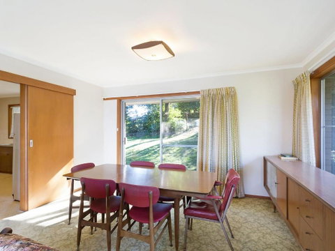 2 Water Crescent Retro Haven - Australian Directory 2