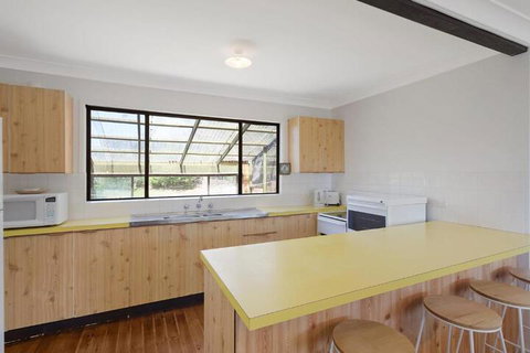 74 Ocean Parade - Australian Directory 7