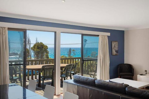 74 Ocean Parade - Australian Directory 3