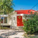 A SWEET ESCAPE Beachcombers Cottage Beachfront - Australian Directory 0