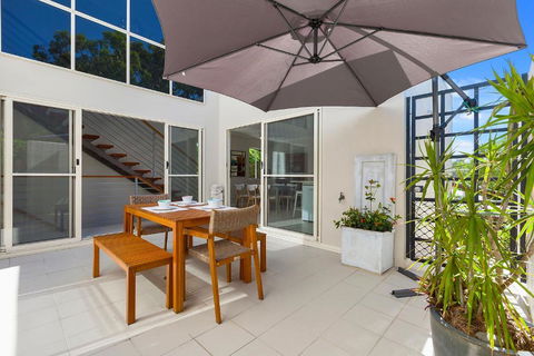 The Courtyards On Hill St - Australian Directory 2