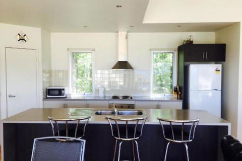 Seaside Pleasure - Australian Directory 3