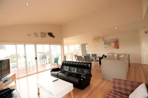 Seaside Pleasure - Australian Directory 4