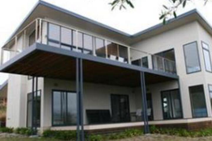 Binalong Bay TAS Australian Directory