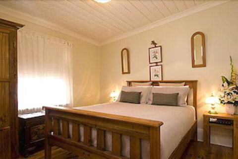 Charlie Bates Cottage - Australian Directory 5