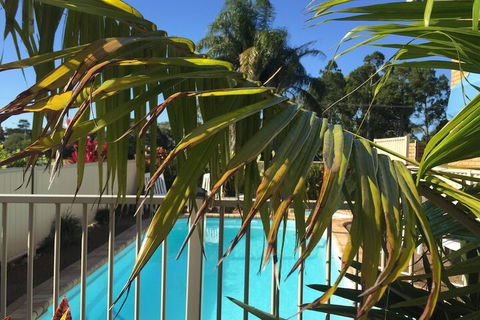 Beachside Motor Inn - Australian Directory 1