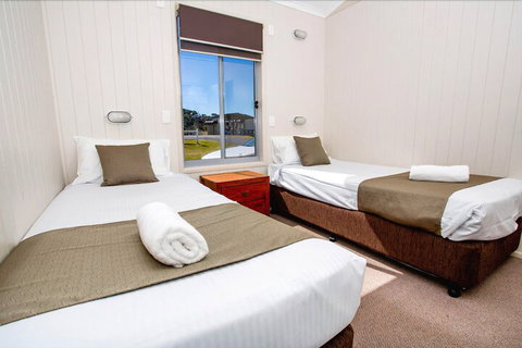 Reflections Holiday Parks Shaws Bay - Australian Directory 6