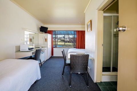 Boulevard Motel - Australian Directory 5