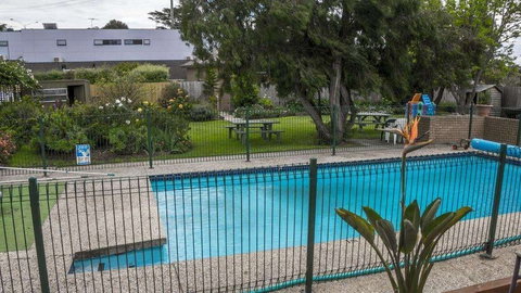 Parkwood Motel And Apartments - Australian Directory 4