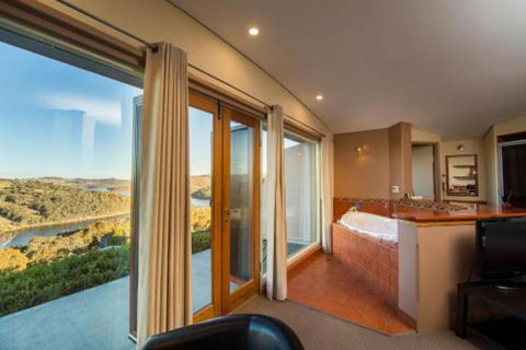 Eagle View Escape - Australian Directory 2