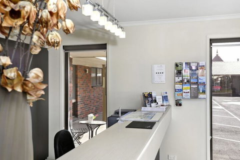 Elm Tree Motel - Australian Directory 3