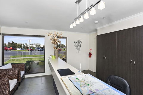 Elm Tree Motel - Australian Directory 1