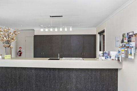 Elm Tree Motel - Australian Directory 2