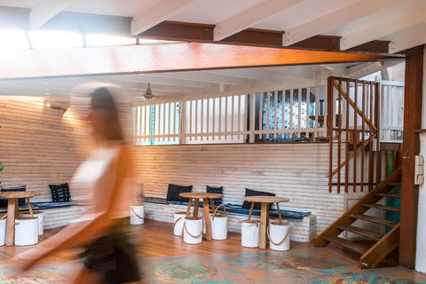 Wake Up! Byron Bay - Australian Directory 1