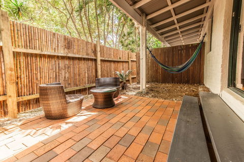 Wake Up! Byron Bay - Australian Directory 4