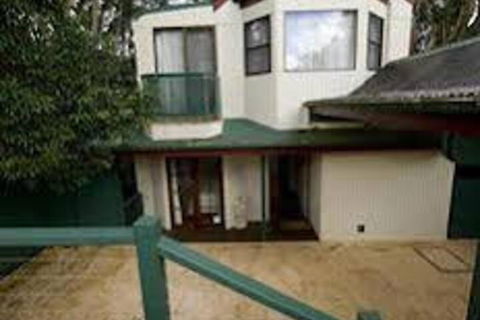 Montville Attic - Australian Directory 0