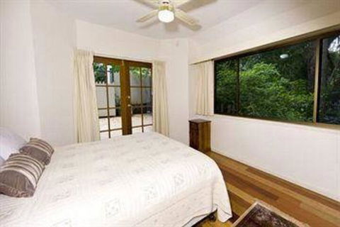 Montville Attic - Australian Directory 5