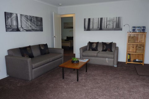 Barwon Valley Lodge - Australian Directory 7