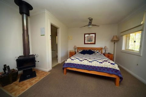 Riesling Trail & Clare Valley Cottages - Australian Directory 4