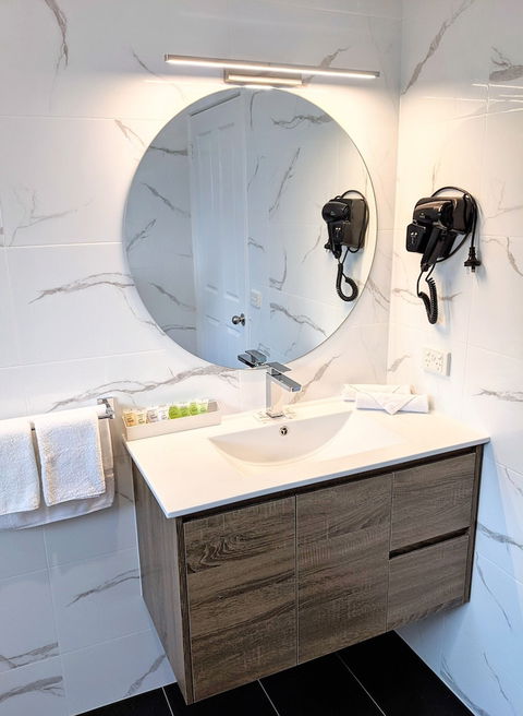 Seaview Motel And Apartments - Australian Directory 5