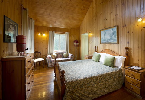 Glass House Mountains Ecolodge - Australian Directory 6