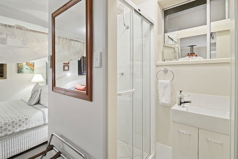 Eden Lodge - Australian Directory 6