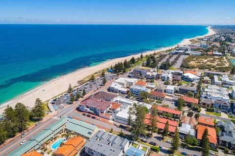 Cottesloe Beach Chalets - Australian Directory 2