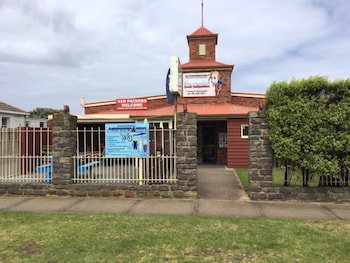 Warrnambool Beach Backpackers - Australian Directory 1