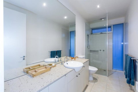 STYLISH HOLIDAY HOME OPPOSITE SURF - Australian Directory 2