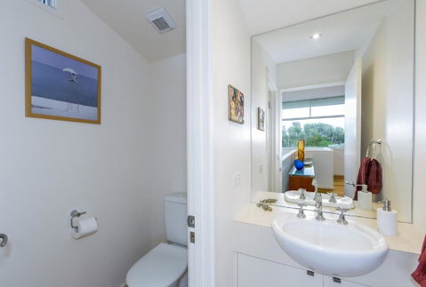 STYLISH HOLIDAY HOME OPPOSITE SURF - Australian Directory 5