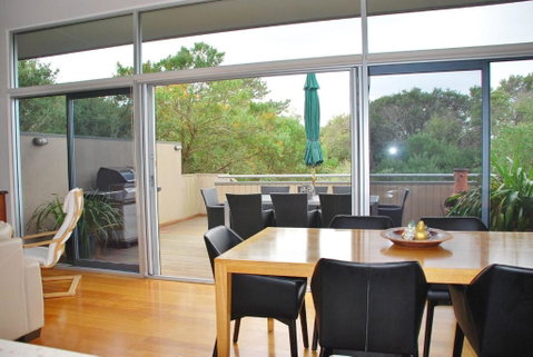 STYLISH HOLIDAY HOME OPPOSITE SURF - Australian Directory 4