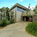 STYLISH HOLIDAY HOME OPPOSITE SURF - Australian Directory 0
