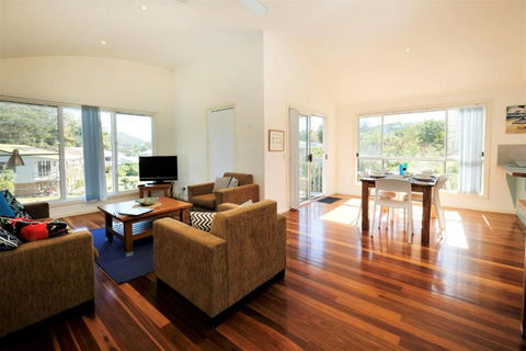 SPINNAKER 2 - Australian Directory 6