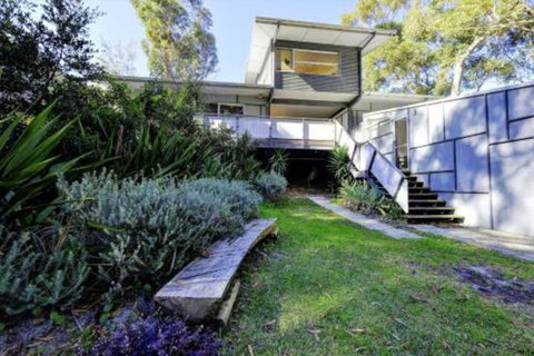 Macondo Seal Rocks - Australian Directory 3