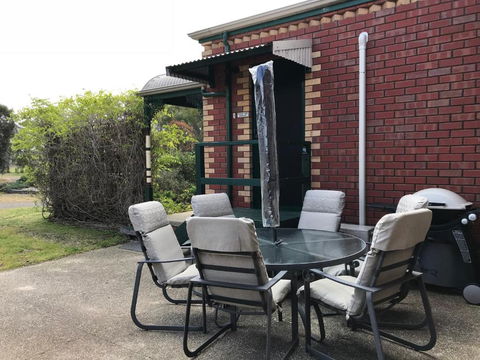 Fairy Wren Cottage Country To Coast Retreat - Australian Directory 2