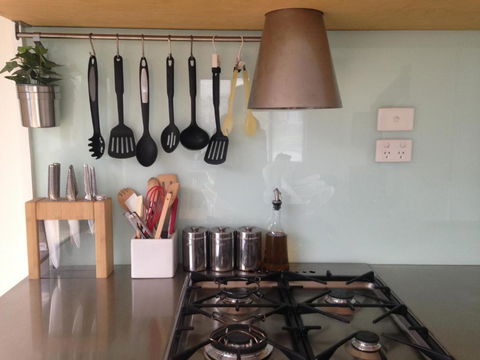 Kutu Ev - Australian Directory 3