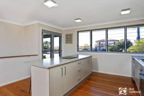 Jinalong 17 Pacific Street Family Home Great Views. - Australian Directory 5