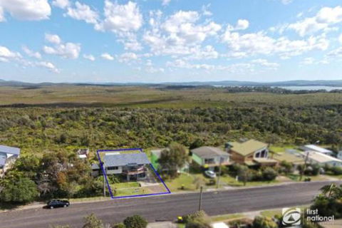 Jinalong 17 Pacific Street Family Home Great Views. - Australian Directory 7